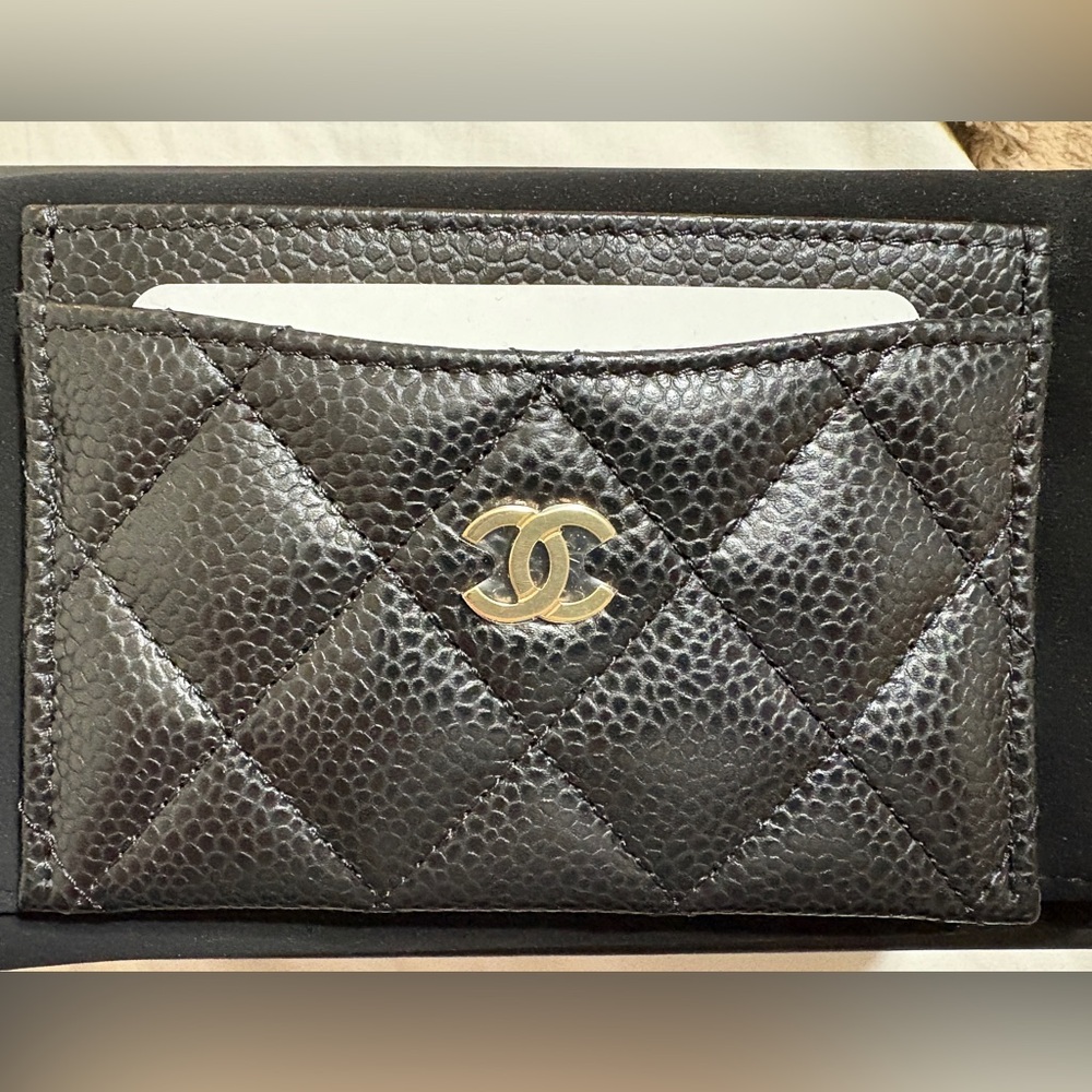 🆕 Chanel Black Caviar Flat Card Holder with Gold Hardware